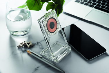 Logo trade meened foto: CRYL akrüülist juhtmevaba laadija 15W