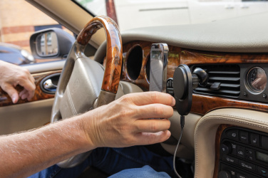 Logotrade reklaamkingi foto: PowerCruze RCS plastikust 15W magnetiga laadija autohoidik