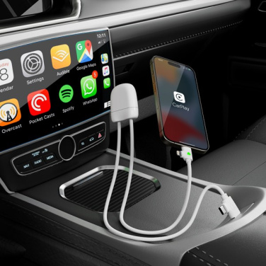 ICE-TAG laeb autos iPhone'i, armatuurlaua ekraanil Apple CarPlay