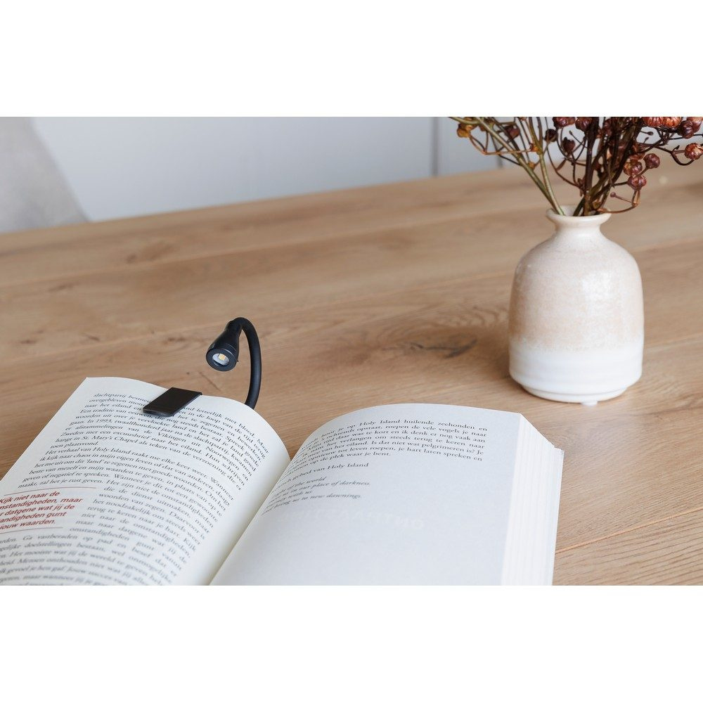 Lugemislamp, must, tootepilt (1)