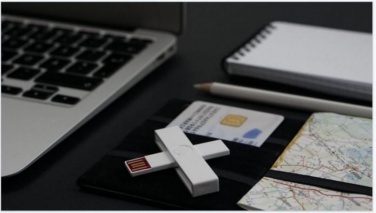 Logotrade liikelahjat mainoslahjat tuotekuva: ID ID-kaardi lugeja, USB, blisterpakendis, valge