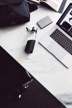 Logotrade mainoslahja tuotekuva: VINGA Lean lasivesipullo