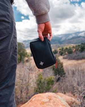 Logo trade liikelahjat mainoslahjat kuva: Ensiapusetti RCS nubuck PU-materiaalista