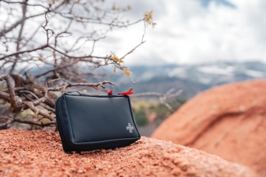 Logotrade mainoslahja ja liikelahja kuva: Ensiapusetti RCS nubuck PU-materiaalista