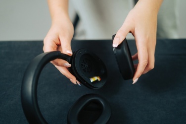 Logotrade mainoslahja ja liikelahja kuva: Irvine RCS kierrätetyt ja korjattavat langattomat kuulokkeet