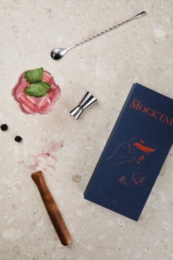 Logo trade liikelahjat mainoslahjat kuva: VINGA joukko cocktailtarvikkeita