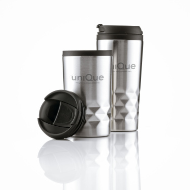 Graafinen muki 300 ml lämpökuppi, hopeaGerman:Graphic Mug 300 ml Thermobecher, SilberSwedish:Grafisk mugg 300 ml termokopp, silverLatvian:Grafiskā krūze 300 ml termotase, sudrabaLithuanian:Grafinis puodelis 300 ml termopuodelis, sidabrinisStock/deliverySt
