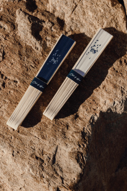 Logo trade liikelahjat mainoslahjat kuva: VINGA Out of Office -käsiviuhka