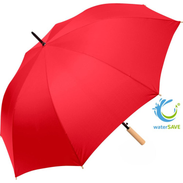 FARE ÖkoBrella automaattinen golfsateenvarjo kierrätetyllä PET-kankaalla ja puukahvalla logolla, punainen (waterSAVE®) – tuotekuva