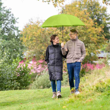 FARE ÖkoBrella automaattinen golfsateenvarjo kierrätetyllä PET-kankaalla ja puukahvalla logolla, lime (waterSAVE®) – yksityiskohtakuva 10