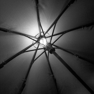 FARE® Skylight® iso taskusateenvarjo LED-valolla logolla, musta – yksityiskohtakuva 8