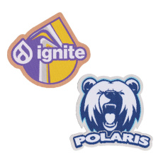 Kudottu merkki laserleikatulla reunuksella
