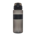 700 ml Noviq-vesipullo pillillä, musta