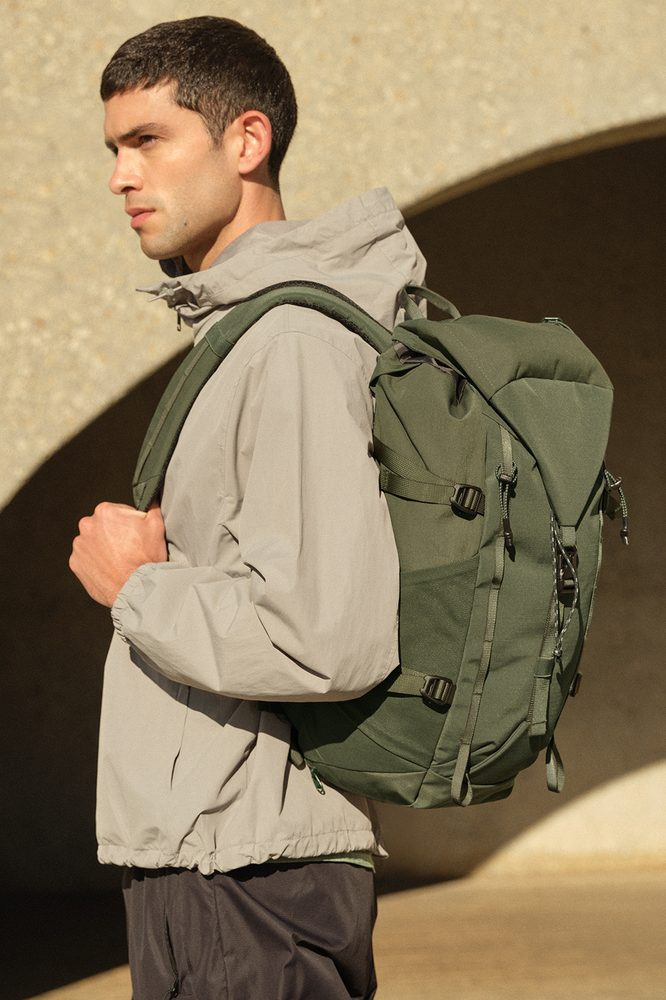 ACTIVE OUTDOOR REPPU 30 L, PIN, tuotekuva, vihreä