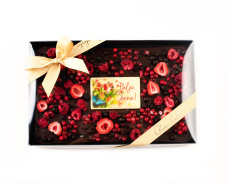 XXL-tummasuklaapatukka marjoilla – Onnittelut!