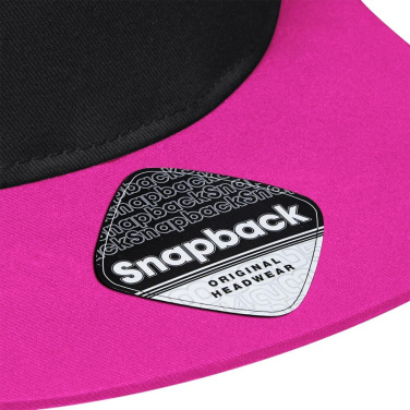 Beechfield B610C lippalakki - musta / fuksia (3)