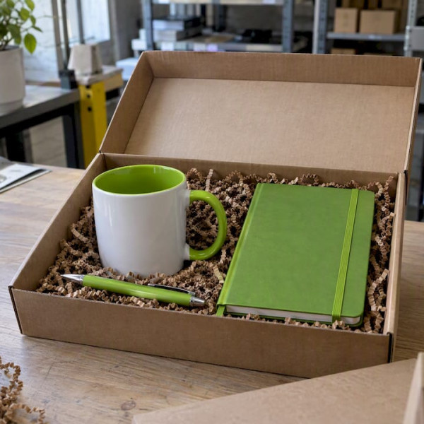 Cadeaux d’entreprise personnalisés : choisir mugs, carnets et cadeaux aux collaborateurs