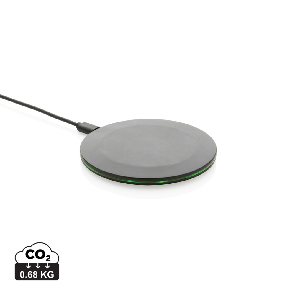 Chargeur sans fil rapide de 15 W en plastique recyclé RCS — noir — image du produit (1)