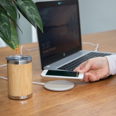 Chargeur sans fil de 5 W en paille de blé — en situation, kaki (1)