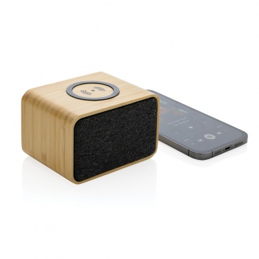 Enceinte de 3 W en plastique recyclé RCS avec charge sans fil de 5 W en bambou — vue de détail (3)