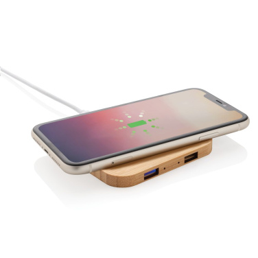 Chargeur sans fil de 5 W en bambou avec USB — marron — vue de détail (2)