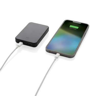 Batterie externe Boostcore 5 000 mAh en plastique recyclé RCS avec USB-C — noir — vue de détail (2)