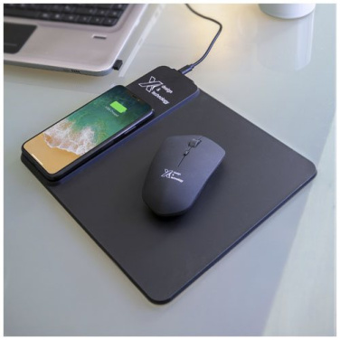 Tapis de souris à logo lumineux et charge à induction de 10 W SCX.design O25 — noir / blanc — image du produit (2)