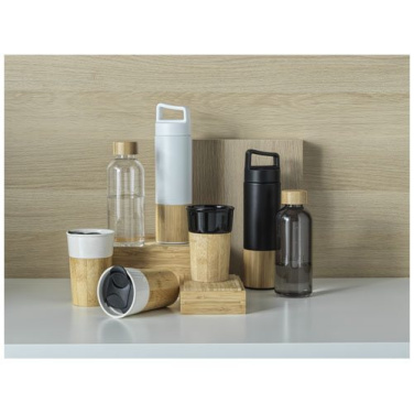 Bouteille en acier inoxydable 540 ml à paroi extérieure en bambou Torne, noir uni — image du produit (3)