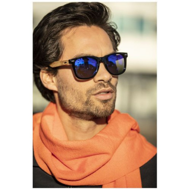 Lunettes de soleil polarisées à verres miroir en rPET et bois, en coffret cadeau, Hiru, bois — image du produit (3)