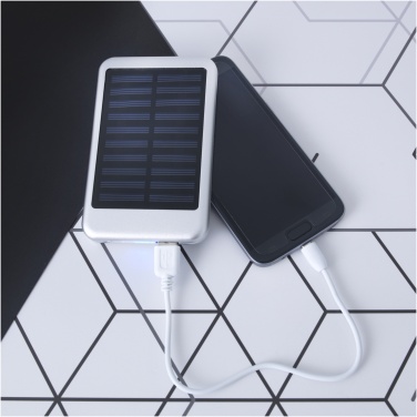 Bask 4000 mAh išorinė baterija su saulės panele – detalės vaizdas 4