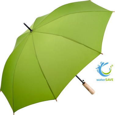 FARE ÖkoBrella automatinis skėtis su perdirbto PET audiniu ir medine rankena su logotipu, laimo žalia (waterSAVE®) – produkto nuotrauka