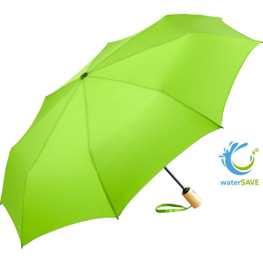 FARE ÖkoBrella AOC kišeninis skėtis su perdirbto PET audiniu ir bambuko rankena su logotipu, laimo žalia (waterSAVE®) – produkto nuotrauka