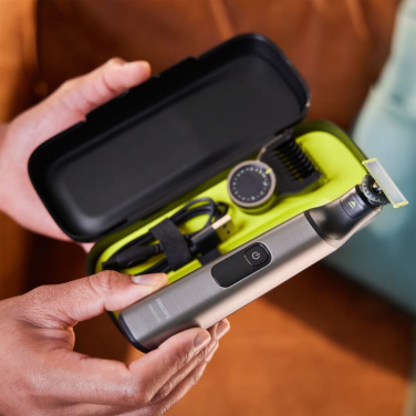 „Philips OneBlade Pro 360“ veido ir kūno kirptuvas QP6652/61, juoda, gaminio vaizdas (2)