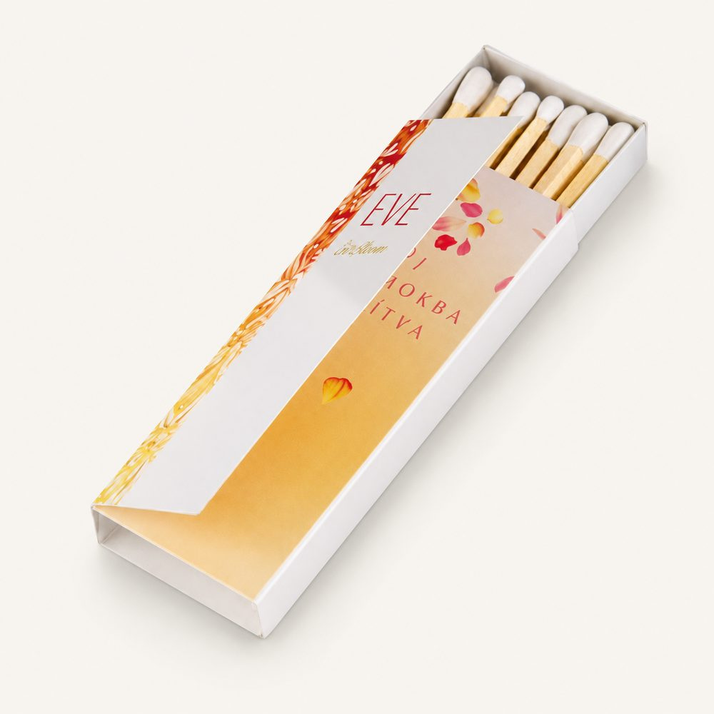 Nešiojamojo kompiuterio formos degtukų dėžutė 105 × 35 × 10mm – KM Match