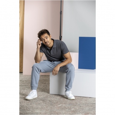 Logotrade dāvanas foto: Grafīta vīriešu organiskais polo ar īsām piedurknēm