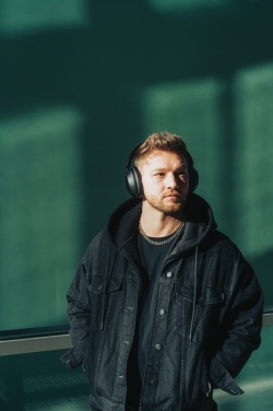 Logotrade dāvanas foto: Urban Vitamin Cupertino RCS rplastic ANC austiņas