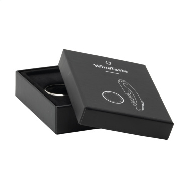 WineTaste dāvanu komplektsLithuanian:WineTaste dovanų rinkinysStock/deliveryStock status:unknownQty in supplier stock:-Low stock warning amount:0Delivery time:7 daysMinimum quantity:-ParametersBränd:-Värv:-Materjal:MetallistSuurus:-Hind:-Sugu:-Päritolumaa