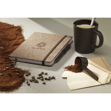 CoffeeGround korķa papīra piezīmju grāmatiņa A5Lithuanian:CoffeeGround kamštinio popieriaus užrašų knygelė A5Stock/deliveryStock status:unknownQty in supplier stock:-Low stock warning amount:0Delivery time:7 daysMinimum quantity:-ParametersBränd:-Värv:-Ma, brūns (5)