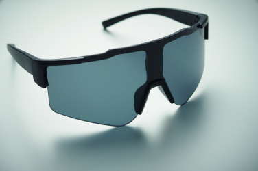 Spoguļu sporta saulesbrilles – detaļas skats 4