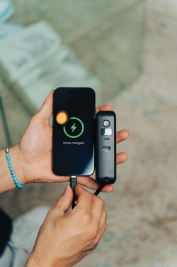 Logotrade ziemassvētku dāvanas foto: Urban Vitamin Eureka hibrīds GANcharger 10000mah powerbank65W
