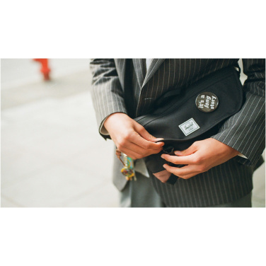 Logotrade logo dāvanas foto: Herschel Cove pārstrādāta kurjera soma 22,5L