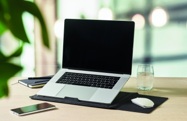 Logotrade logo dāvanas foto: 16 collu filca klēpjdatora nodalījums