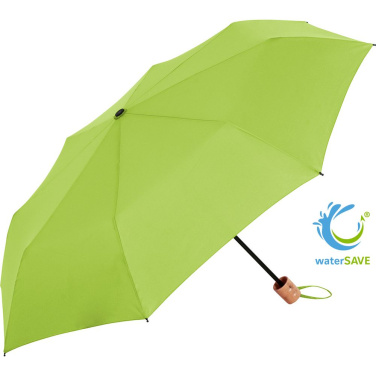 FARE ÖkoBrella kabatas lietussargs ar pārstrādāta PET jumtu un koka rokturi ar logotipu, laima zaļš (waterSAVE®) – produkta foto