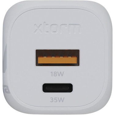 Xtorm XEC035 sienas lādētāja pieslēgvietas: USB-A 18 W un USB-C 35 W