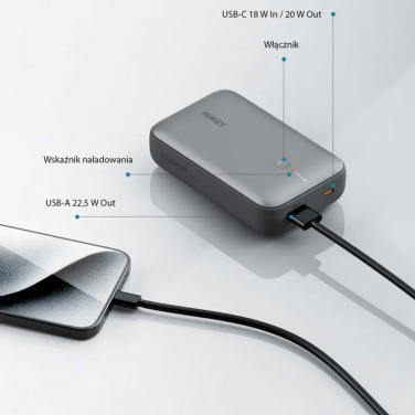 Power bank 20000 mAh Aukey, grafīts, produkta attēls (2)
