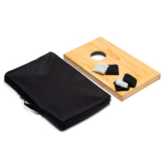 Lorda Nelsona mini spēle "Corn Hole"