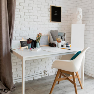 Krīta tāfele uz molberta, daba, produkta attēls (3)