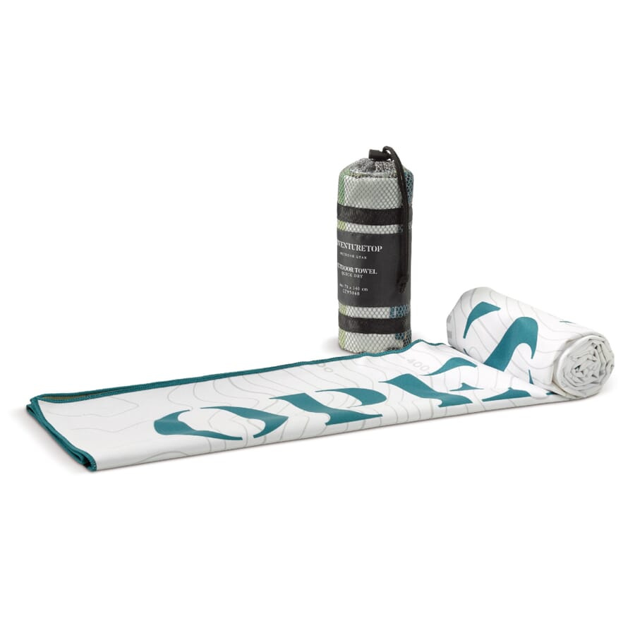 Ātri žūstošs dvielis 700x1400 mm ar maisiņu, balts/caurspīdīgs, produkta attēls (1)