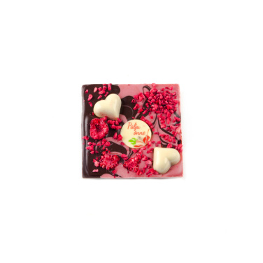 Tumšās un rubīna krāsas šokolādes tāfelīte ar sirsniņām un avenēm – Daudz laimes dzimšanas dienā!, produkta attēls (2)