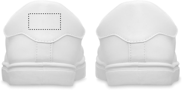Sneakers i PU storlek 46: Logotypens placering – vänster del av produktens baksida